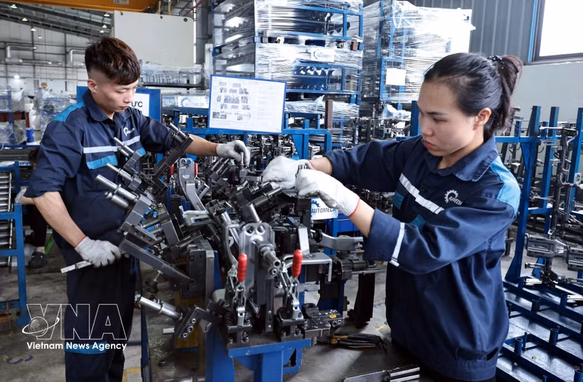 La empresa AUTOMECH, ubicada en el Parque Industrial Dinh Tram (provincia de Bac Ninh), alcanza una facturación anual de casi 40 millones de dólares, y genera empleo para más de 600 trabajadores. (Foto: VNA)