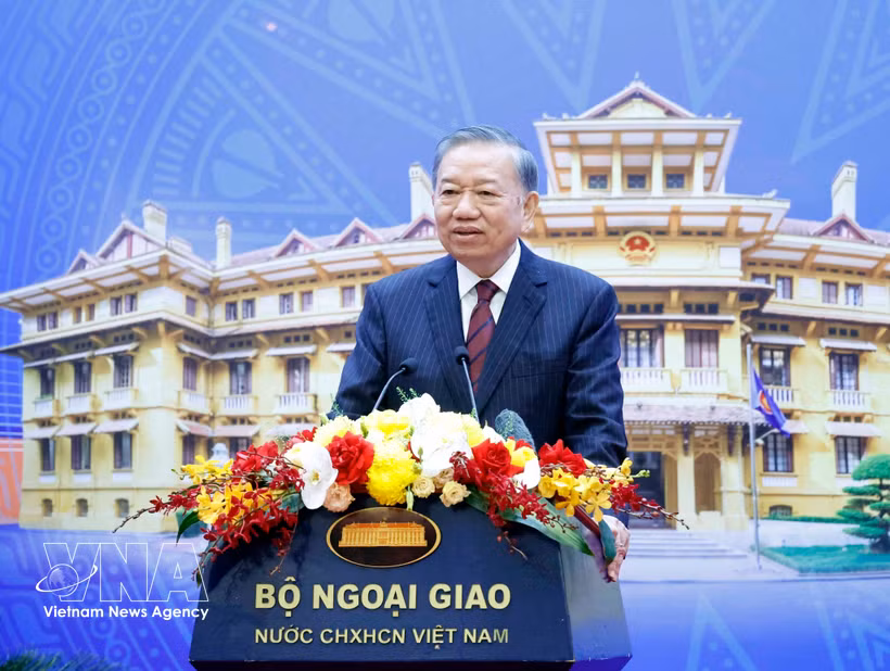 El secretario general del Partido Comunista y presidente de Vietnam, To Lam, interviene en la cita. (Foto: VNA)