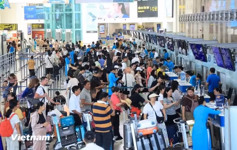 La actividad de transporte del sector de la aviación registró un alto crecimiento durante el Año Nuevo Lunar (Tet). (Foto: Vietnam+)