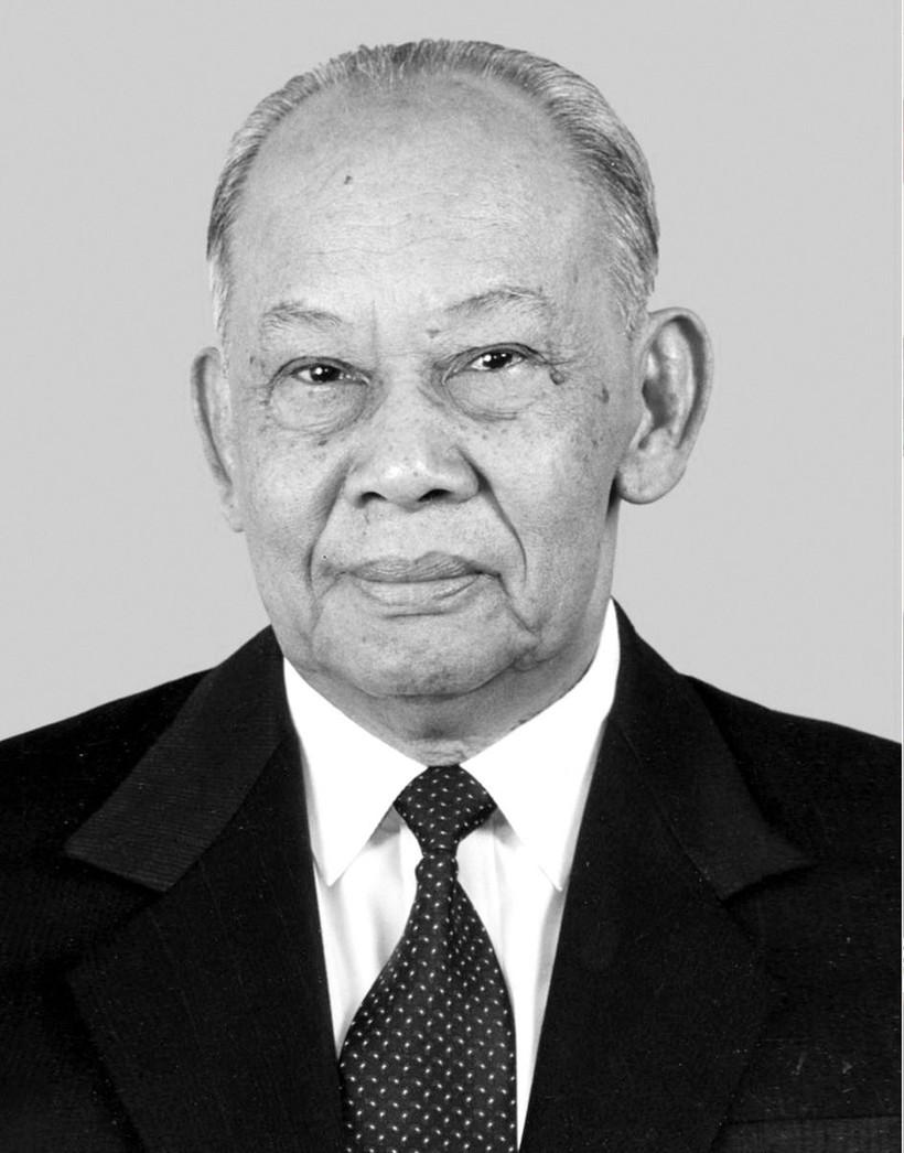 El general Khamtay Siphandone, expresidente del Comité Central del Partido Popular Revolucionario y expresidente de Laos (Foto: VNA)