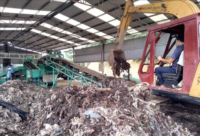 El modelo de tratamiento de residuos que utiliza tecnología microbiológica en la provincia de Thanh Hoa (Fuente: VNA)