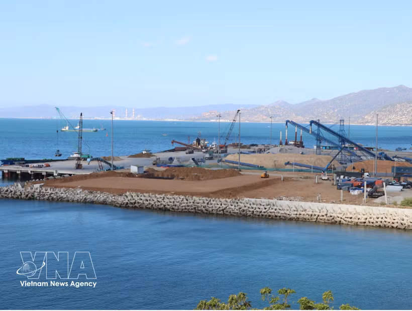 El Puerto Internacional Trung Nam Ca Na (provincia de Khanh Hoa) impulsa la cadena logística regional. (Foto: VNA)