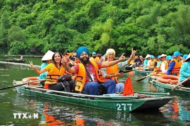 La delegación india que participa en el X Festival de Amistad Popular entre Vietnam y la India visita Ninh Binh en agosto de 2019. (Fuente: VNA) ando.jpg.webp