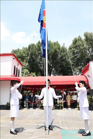 En la ceremonia de izamiento de bandera de la ASEAN en México (Fuente: VNA) thuong-co-9824.jpg