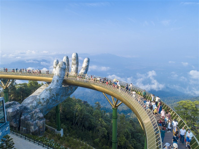 El Puente Dorado se conoce como uno de los lugares "más fotografiados del mundo" sun2.jpg