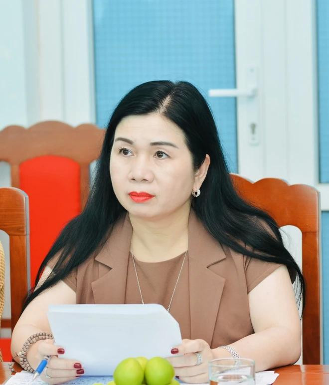 La profesora asociada Phan Le Thu Hang, subjefa del Departamento de Planificación financiera, dependiente del Ministerio de Salud y directora de la Junta de Gestión Central del proyecto (Foto: (Ảnh: Vietnam+) chuan-chi-hang-5000.jpg.webp