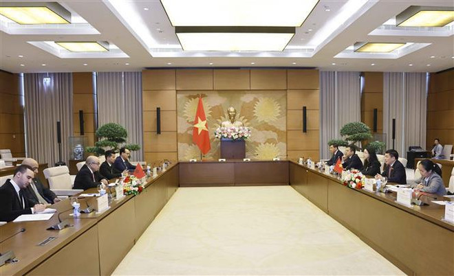 En las conversaciones (Fuente: VNA) vna_potal_tong_thu_ky_quoc_hoi_chu_nhiem_van_phong_quoc_hoi_hoi_dam_voi_chu_tich_hiep_hoi_tong_thu_ky_nghi_vien_the_gioi_7442171.jpg