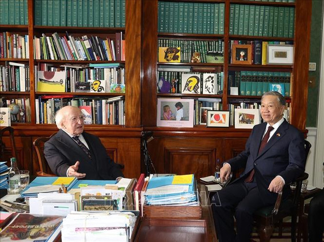 En el encuentro privado entre los dos mandatarios (Fuente: VNA) hình_ảnh (14).jpg
