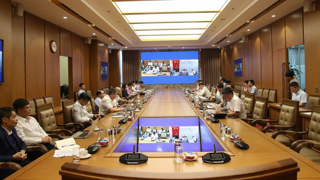En la reunión en Hanoi (Fuente: pvn.vn) ERP2.jpg