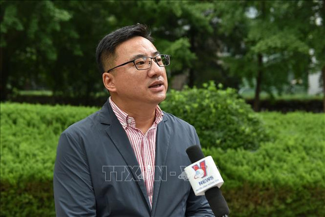 El doctor Cui Chenhai, director del Instituto de Investigación de Inversión Social de Hong Kong (China) (Fuente: VNA) chuyen-tham-trung-quoc-to-lam-2182024.jpg