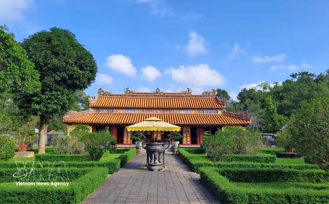 vnanet-hue-kien-truc-co-kinh-cua-lang-vua-gia-long-8533194.jpg