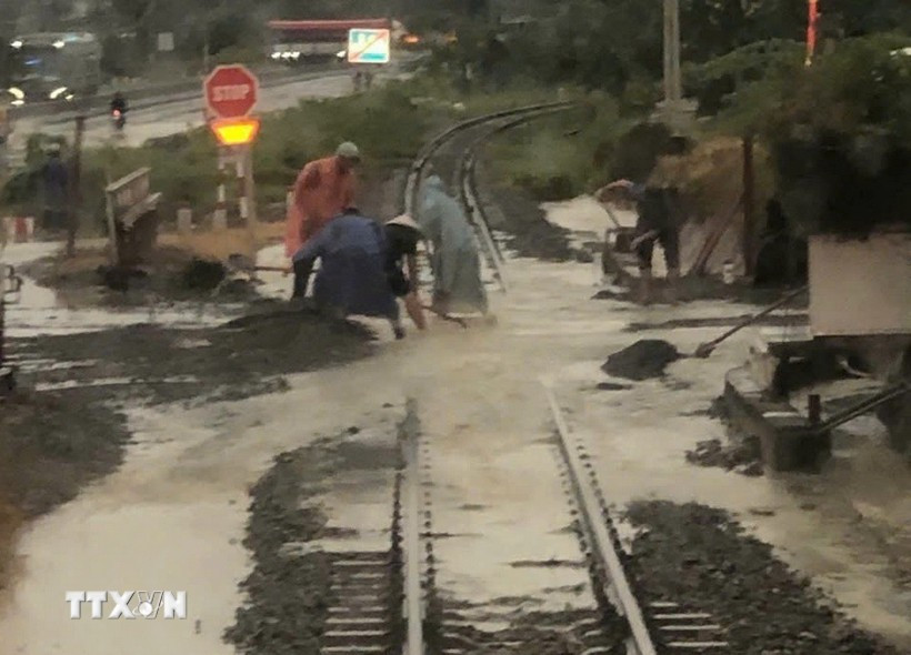 Cancelan trenes por inundaciones en Vietnam. (Foto: VNA)