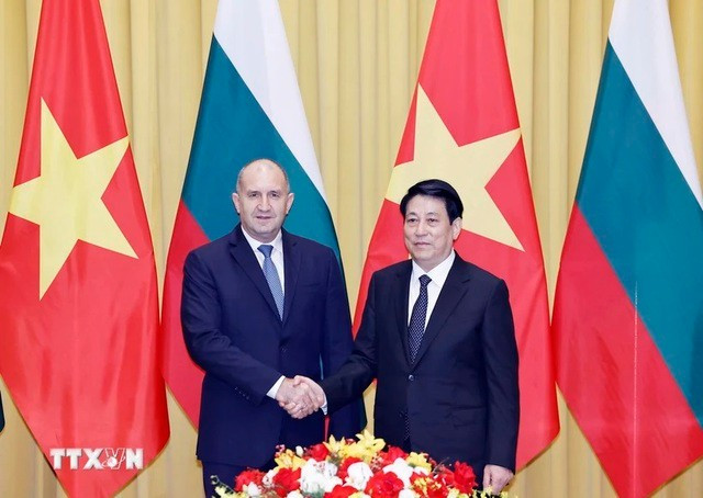 El presidente de Vietnam, Luong Cuong, y su homólogo de Bulgaria, Rumen Radev. (Fuente: VNA)