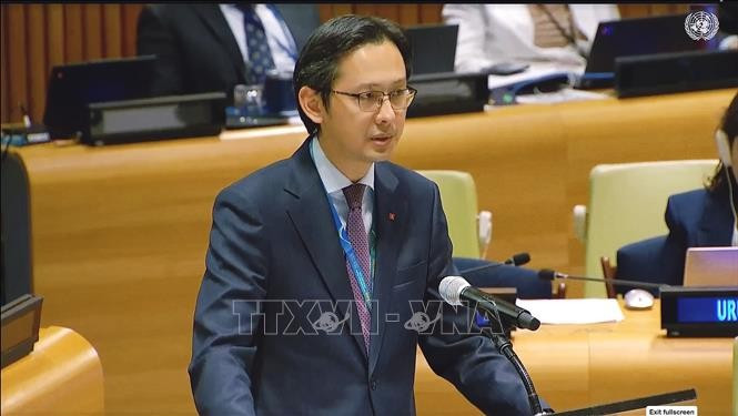 El representante permanente de Vietnam ante la Organización de las Naciones Unidas (ONU), embajador Do Hung Viet, habla en el evento. (Fuente: VNA)