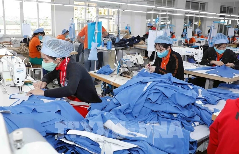 En la empresa textil Hung Viet, en la provincia de Hung Yen. (Fuente: VNA)