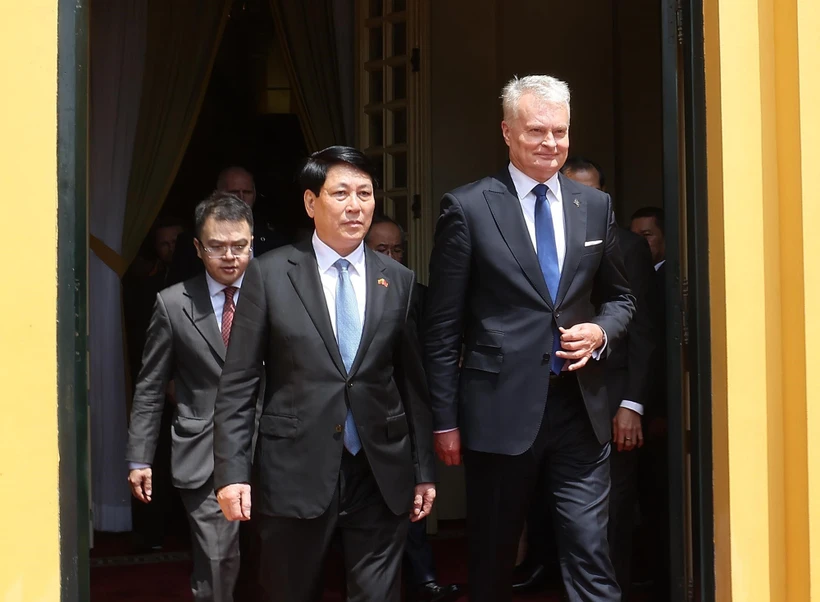 El presidente de Vietnam, Luong Cuong, y homólogo lituano, Gitanas Nauseda. (Foto: VNA)