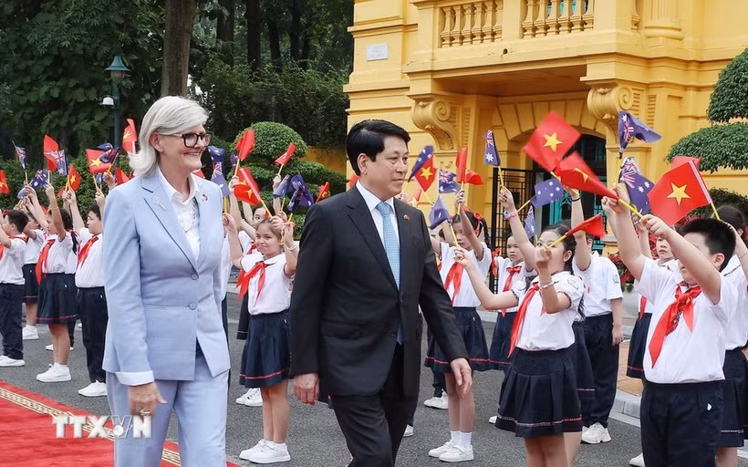 La gobernadora general de Australia, Sam Mostyn, realiza una visita de Estado a Vietnam. (Foto: VNA)