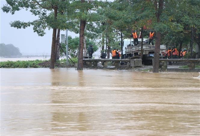 El nivel del agua en los ríos Huong (Perfume) aumenta. (Foto: VNA)