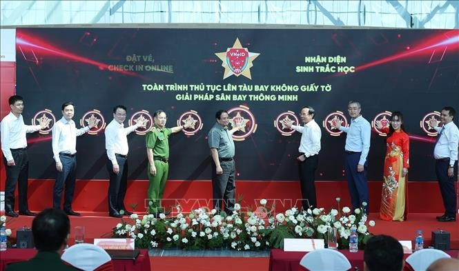 El aeropuerto internacional Tan Son Nhat, en Ciudad Ho Chi Minh, lanza el programa piloto con reconocimiento facial para los procedimientos de embarque en la terminal T3. (Fuente: VNA)
