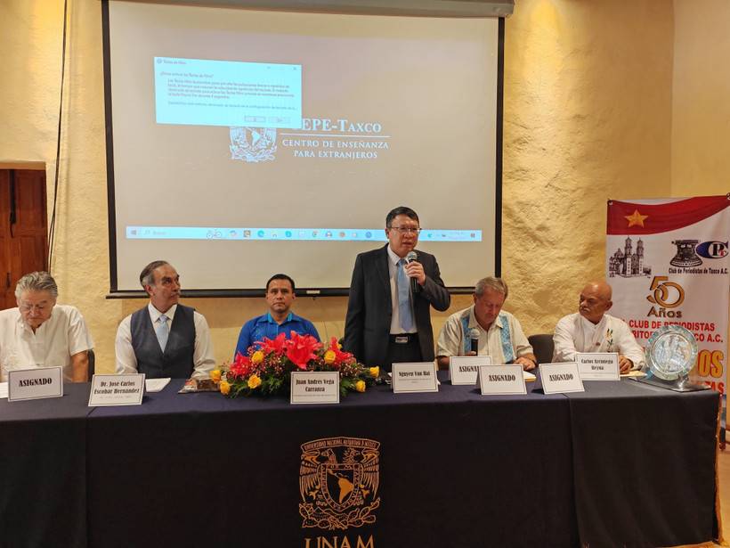 El embajador de Vietnam en México, Nguyen Van Hai, habla en seminario "Vietnam hacia una nueva era de desarrollo". Foto: VNA