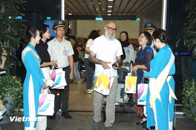 Turistas de China en el vuelo CZ8155 a Da Nang. (Fuente: Vietnamplus)