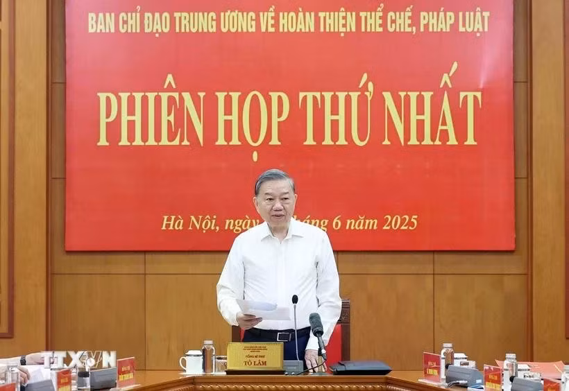 El secretario general del Partido Comunista de Vietnam, To Lam, habla en la reunión. (Fuente: VNA)