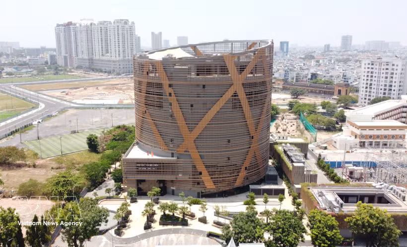 El Centro de Circo y Artes Escénicas Multiusos de Phu Tho se convertirá en un emblemático referente cultural y artístico de Ciudad Ho Chi Minh cuando abra sus puertas. Foto: VNA