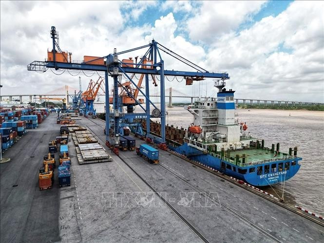 El primer ministro Pham Minh Chinh pide acelerar las negociaciones con nuevos socios, incluido Estados Unidos. Foto de ilustración: VNA