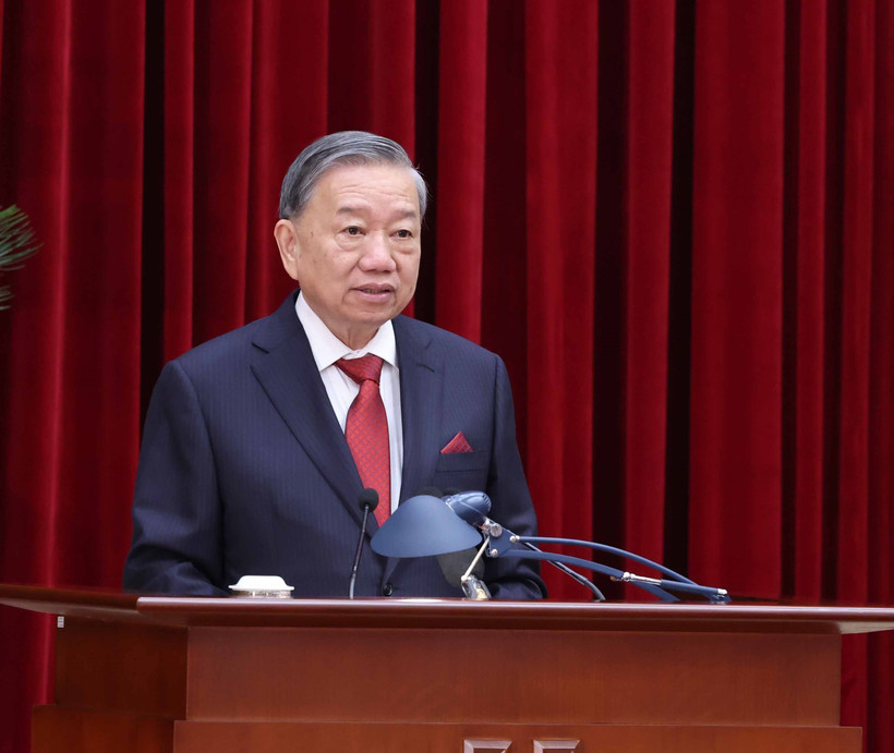 El secretario general del Partido Comunista de Vietnam (PCV), To Lam, habla en la reunión. (Fuente: VNA)