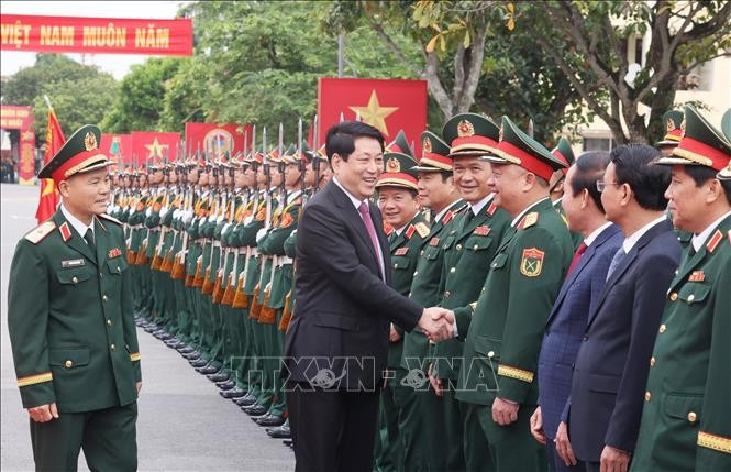 El presidente de Vietnam, Luong Cuong, y los delegados asistentes a la ceremonia. (Foto: VNA)