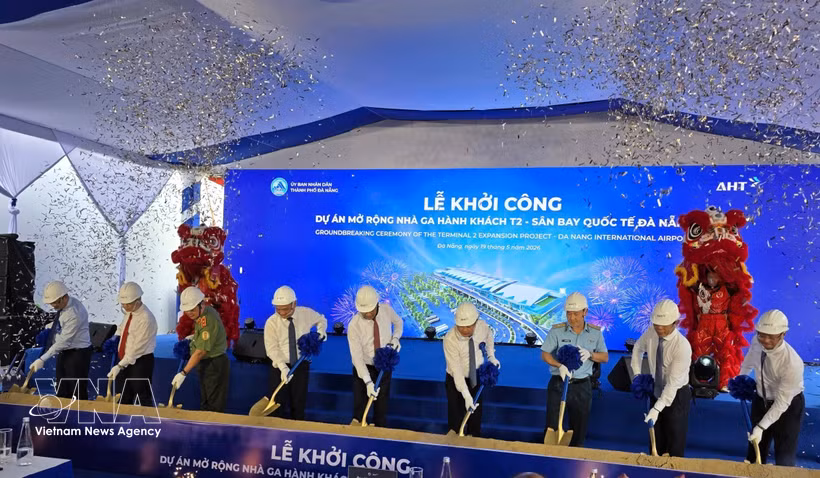 La ceremonia de inicio del proyecto de ampliación de la terminal internacional de pasajeros de Da Nang (Terminal T2). Foto: VNA