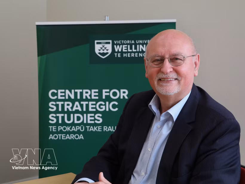 El profesor emérito Roberto Rabel, investigador principal del Centro de Estudios Estratégicos de la Universidad Victoria de Wellington. (Foto: VNA)