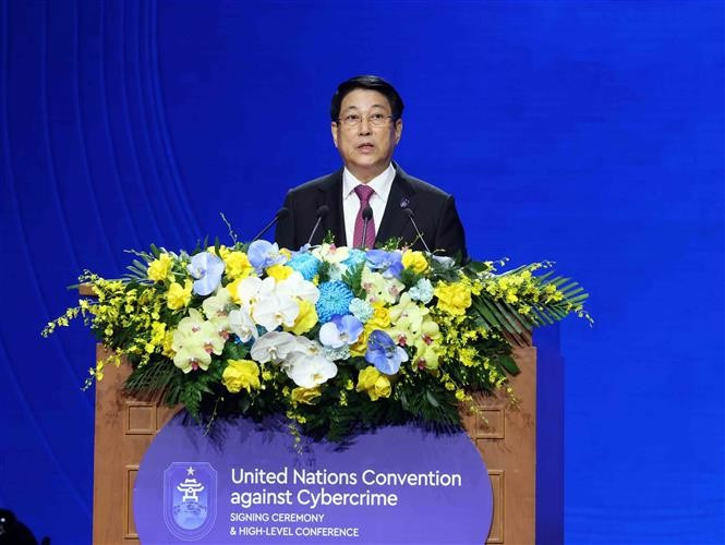 El presidente de Vietnam, Luong Cuong, habla en la sesión inaugural. (Foto: VNA)