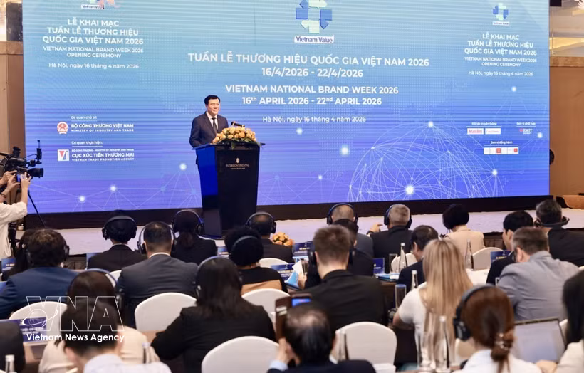 En la ceremonia de inauguración de la Semana Nacional de Marcas de Vietnam 2026. (Foto: VNA)