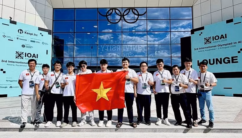 Vietnam obtiene dos medallas de oro en la Olimpiada Internacional de Inteligencia Artificial (IOAI) 2026. Foto: VNA