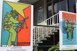 La resistencia vietnamita se refleja en carteles de propaganda de artistas cubanos. (Foto: VNA)