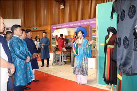 En el espacio expositivo de Ao Dai (Fuente: VNA)