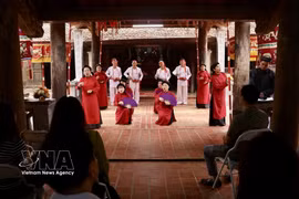 Canto Xoan mantiene su vitalidad bajo el techo del templo de Hung Lo