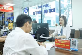 En un centro de servicios administrativos públicos en Hanoi (Foto: VNA)