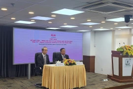 Pham Dut Diem (derecha), director del Departamento de Asuntos Exteriores de Ciudad Ho Chi Minh, y Ono Masuo, Cónsul General de Japón en Ciudad Ho Chi Minh, en una conferencia de prensa. (Foto: https://tcdulichtphcm.vn/)