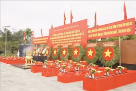 La provincia de Dong Nai celebra un servicio conmemorativo y de entierro por los restos de 30 soldados caídos el 27 de agosto de 2025. (Foto de archivo: VNA)