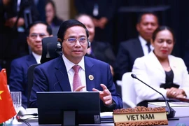 El primer ministro vietnamita, Pham Minh Chinh, interviene en la sesión plenaria de la 46.ª Cumbre de la ASEAN en Kuala Lumpur, Malasia. (Foto: VNA)