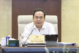 El presidente de la Asamblea Nacional, Tran Thanh Man, pronuncia un discurso en la reunión del Comité Permanente de la Asamblea Nacional (Foto: VNA)