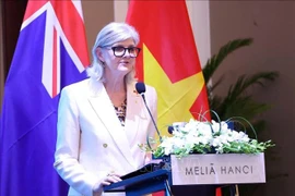 La gobernadora general de Australia, Sam Mostyn, habla en el Foro Vietnam-Australia 2025, la mañana del 12 de septiembre. (Fuente: VNA)