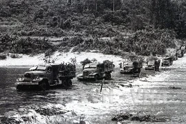 El convoy 238 transporta mercancías para la campaña de Tay Nguyen. (Foto de archivos de VNA)