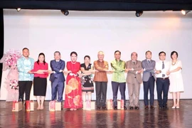 Los Cónsules Generales de los países de la ASEAN, representantes del gobierno local y líderes de la Unión de Organizaciones de Amistad de Ciudad Ho Chi Minh expresaron la solidaridad de la ASEAN. (Fuente: VNA)