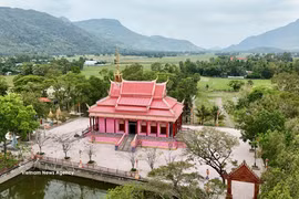 Pagoda Hang Cong, singular templo rosado en An Giang