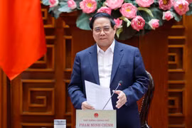 El primer ministro Pham Minh Chinh interviene en la reunión. (Fuente: baochinhphu.vn)
