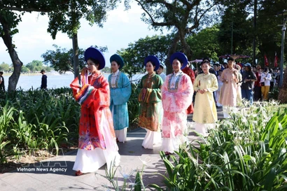 Las actividades realizadas durante el Año Nacional del Turismo de Hue 2025 atrajeron a un gran número de turistas. (Fuente: VNA)