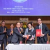 La Asociación de Vietnam en Japón, la VJBA y la Academia de Costura Ushiyama firman un acuerdo de cooperación. (Foto: VNA)